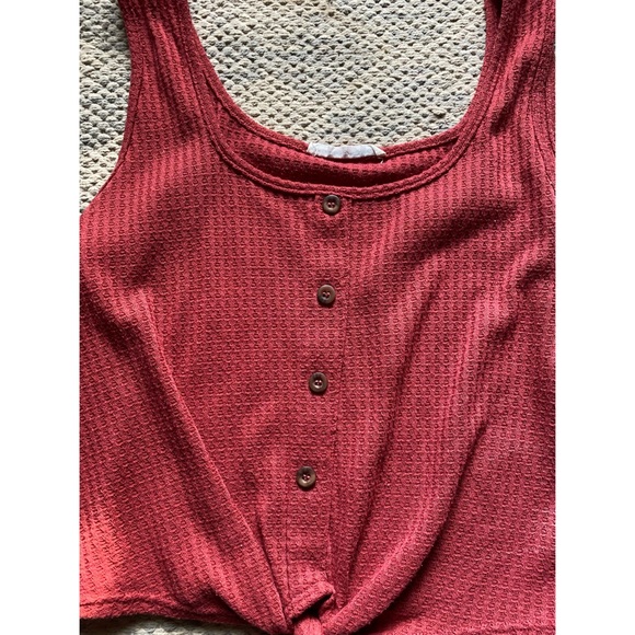 MAKE ME AND OFFER Red Tie Summer Tank Crop Top - Picture 2 of 4